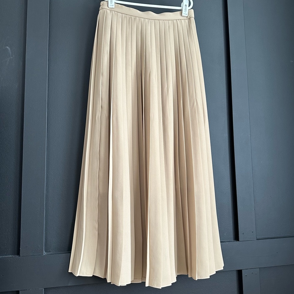 Uniqlo Chiffon Pleated Midi Skirt